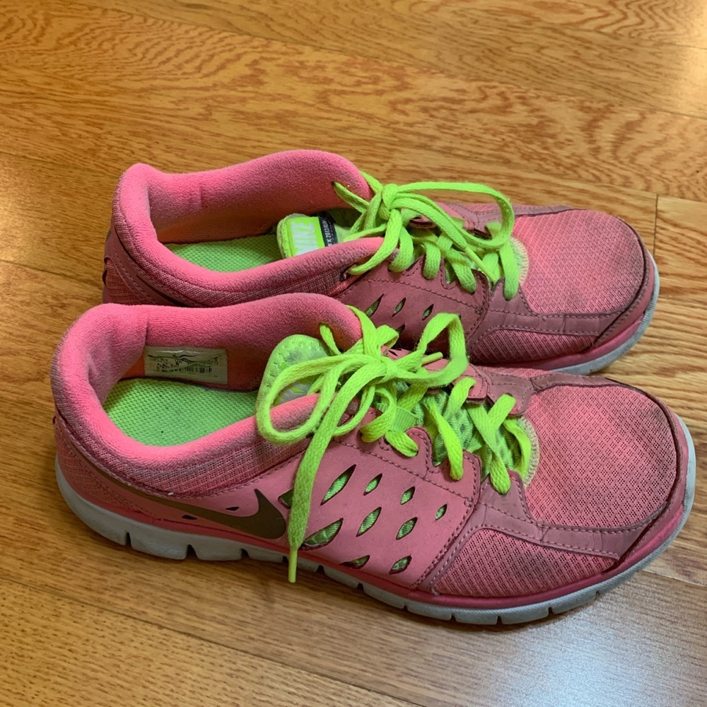 Girls Nike sneaker